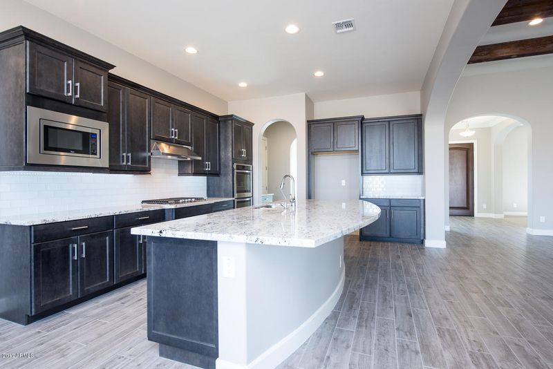 2908 E Branham Ln, Phoenix, AZ 85042