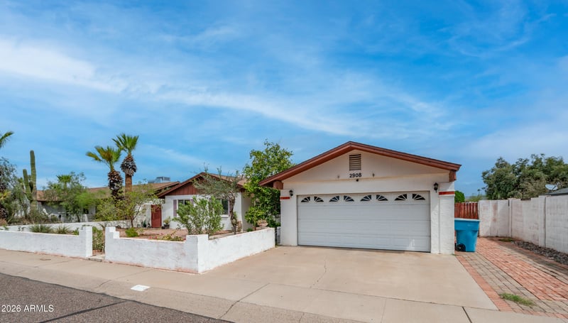 2908 E Cactus Rd, Phoenix, AZ 85032