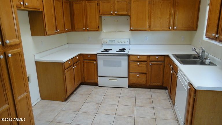 2908 E Nisbet Ct, Phoenix, AZ 85032