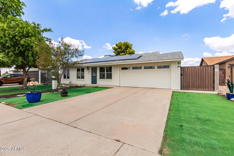 2908 Michelle Dr, Phoenix, AZ 85032