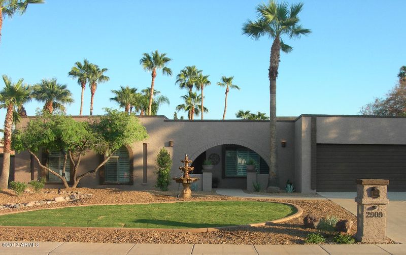 2909 E Claire Dr, Phoenix, AZ 85032