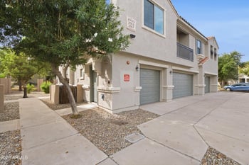 2909 E Dunbar Dr E, Phoenix, AZ 85042