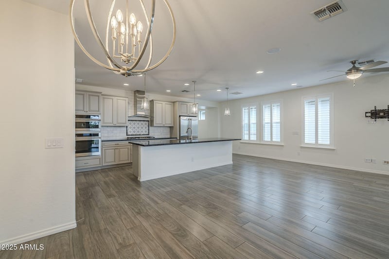291 Las Puertas Ln, Queen Creek, AZ 85140
