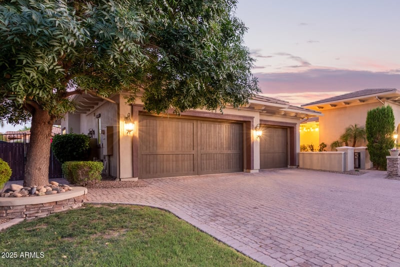 291 W Yellowstone Way, Chandler, AZ 85248