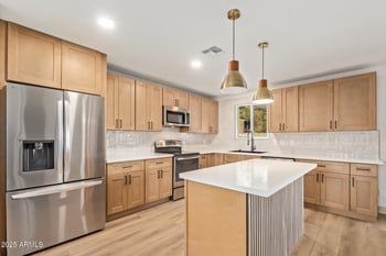 2910 Anderson Dr, Phoenix, AZ 85053