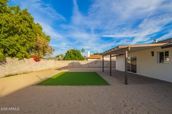 2910 Anderson Dr, Phoenix, AZ 85053