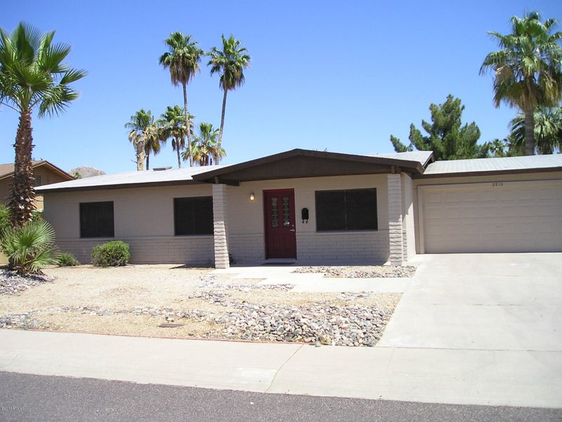 2910 E Corrine Dr, Phoenix, AZ 85032