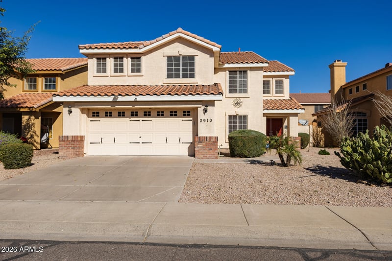 2910 Windsong Dr, Phoenix, AZ 85048