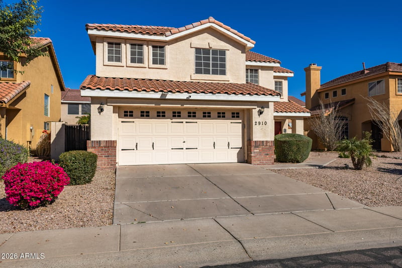 2910 Windsong Dr, Phoenix, AZ 85048
