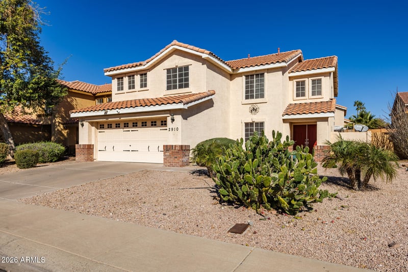 2910 Windsong Dr, Phoenix, AZ 85048