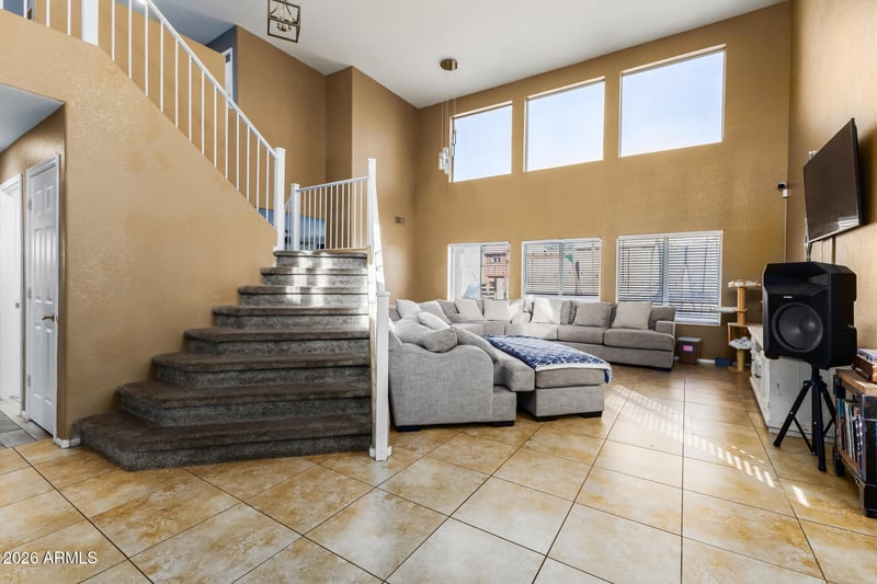 2910 Windsong Dr, Phoenix, AZ 85048