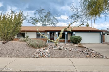 2910 Windrose Dr, Phoenix, AZ 85032