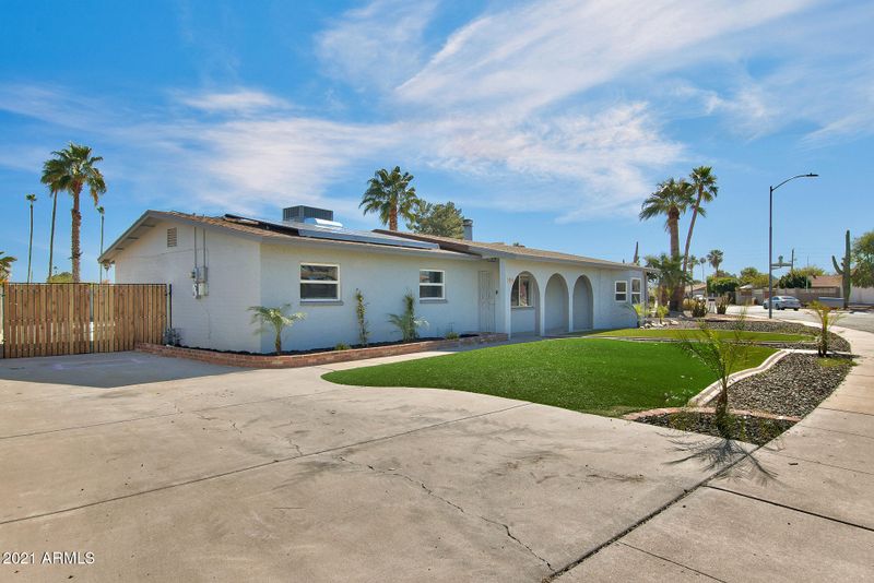 2911 E Surrey Ave, Phoenix, AZ 85032