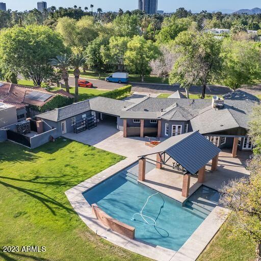 2911 N Manor Dr E, Phoenix, AZ 85014