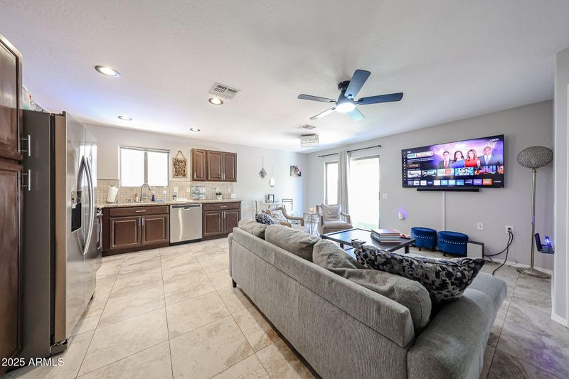 2912 E Eberle Ln, Phoenix, AZ 85032
