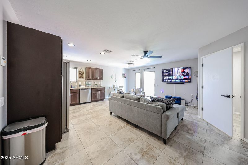 2912 E Eberle Ln, Phoenix, AZ 85032