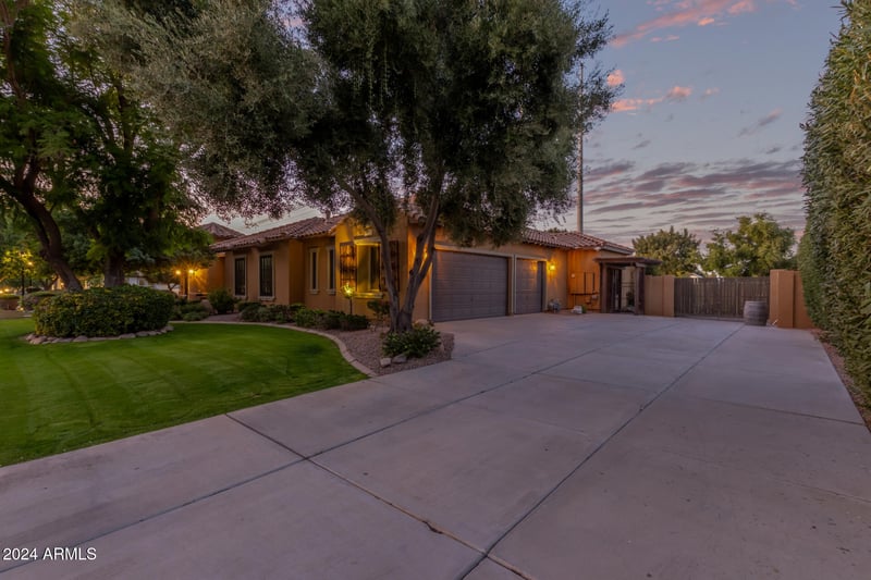 2912 Vaughn Ave, Gilbert, AZ 85234