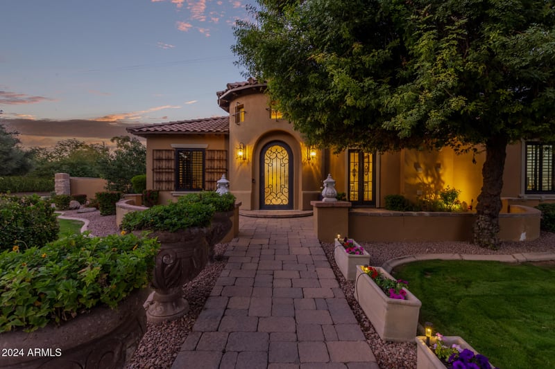 2912 Vaughn Ave, Gilbert, AZ 85234