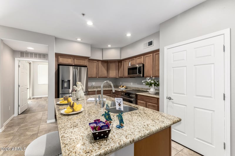 29120 N 22nd Ave N #104, Phoenix, AZ 85085