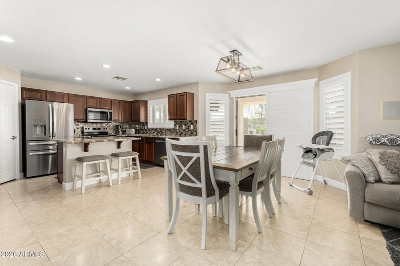 29122 Red Finch Dr, San Tan Valley, AZ 85143
