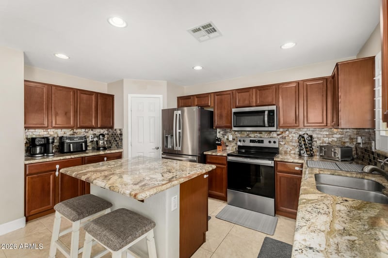 29122 Red Finch Dr, San Tan Valley, AZ 85143