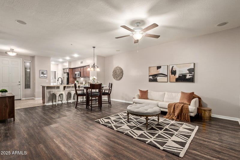 29128 22nd Ave #102, Phoenix, AZ 85085