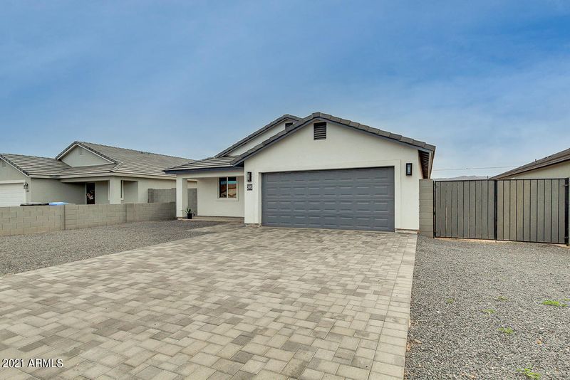 2913 E Mobile Ln, Phoenix, AZ 85040