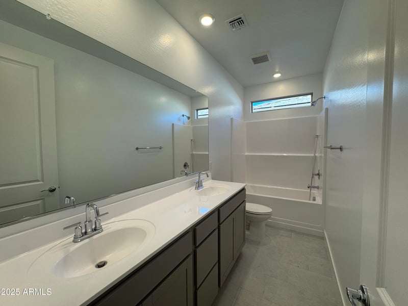 2913 Mecklenburg Way, San Tan Valley, AZ 85143