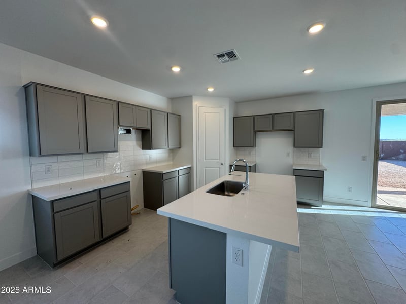 2913 Mecklenburg Way, San Tan Valley, AZ 85143