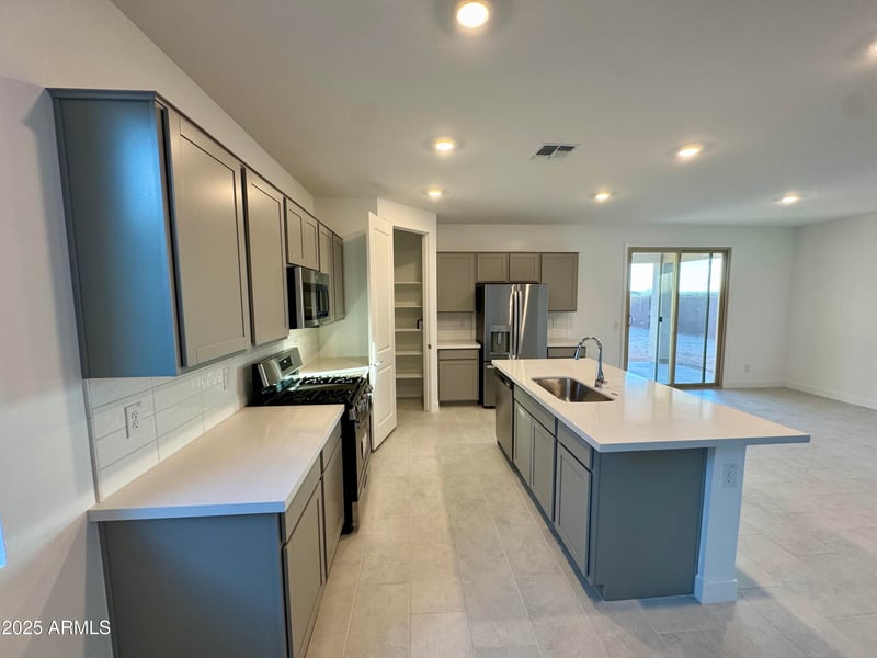 2913 Mecklenburg Way, San Tan Valley, AZ 85143