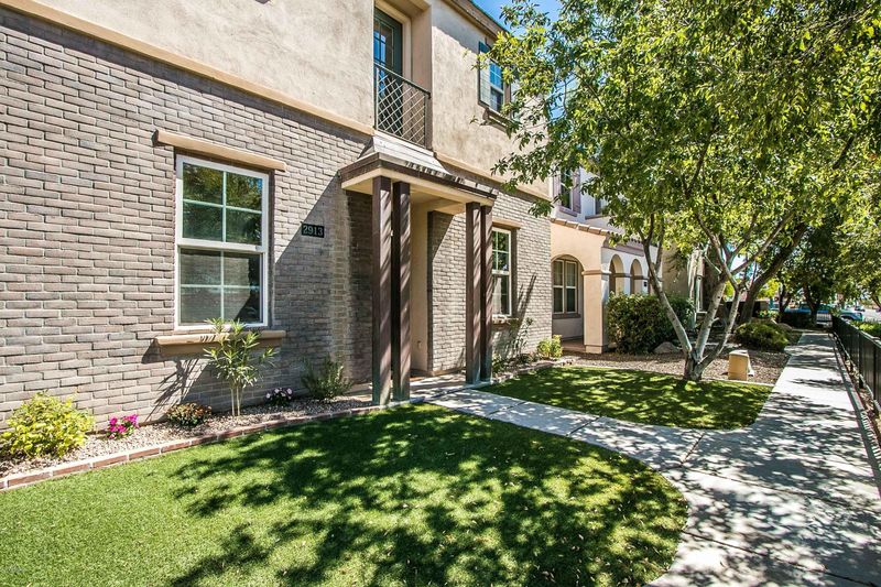 2913 N 48th St, Phoenix, AZ 85018