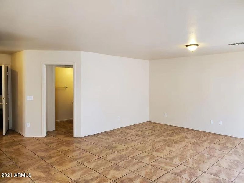 2913 N 89th Dr, Phoenix, AZ 85037