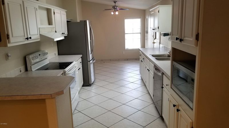 2914 E Sequoia Dr, Phoenix, AZ 85050