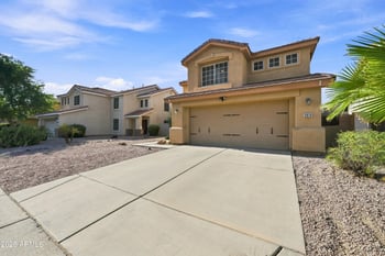 2914 Windsong Dr, Phoenix, AZ 85048