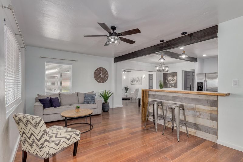 2915 E Cheery Lynn Rd, Phoenix, AZ 85016