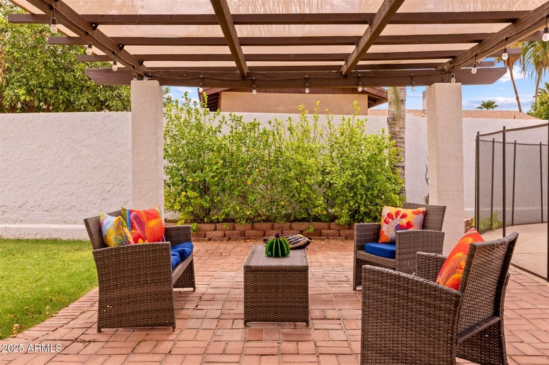 2915 E Vista Dr, Phoenix, AZ 85032