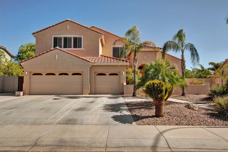 2915 E Westchester Dr, Chandler, AZ 85249