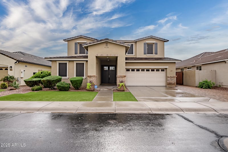 2915 Russell St, Mesa, AZ 85213