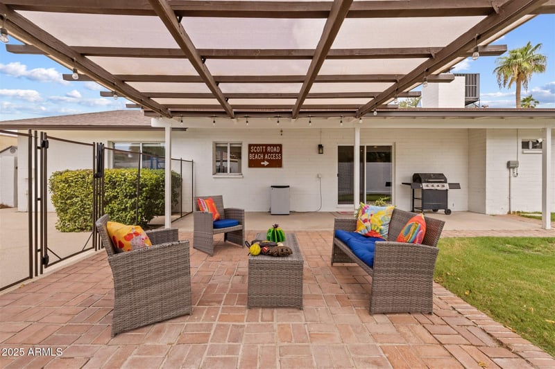 2915 Vista Dr, Phoenix, AZ 85032