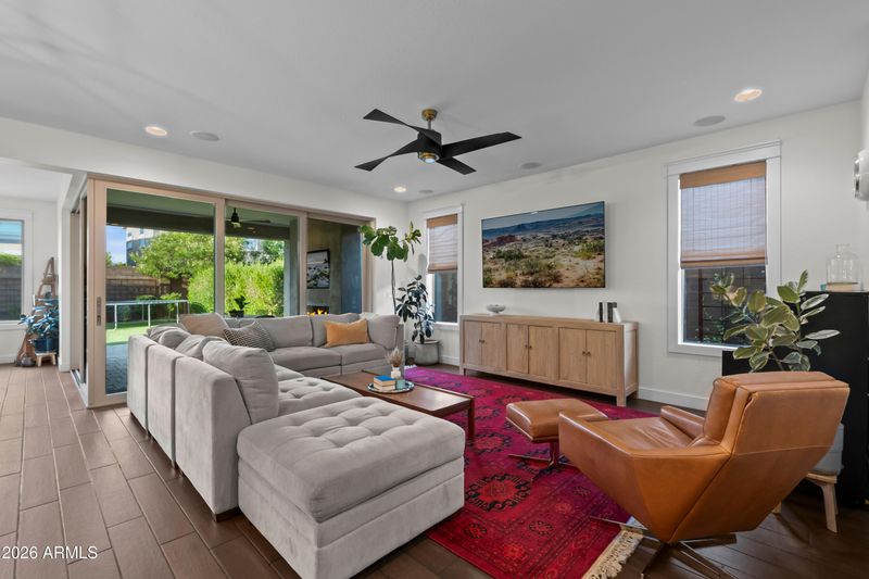 2916 E Tina Dr, Phoenix, AZ 85050
