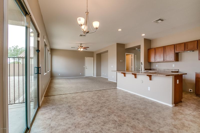2917 S 74th Dr, Phoenix, AZ 85043
