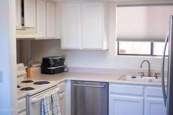 2918 W Christy Dr, Phoenix, AZ 85029