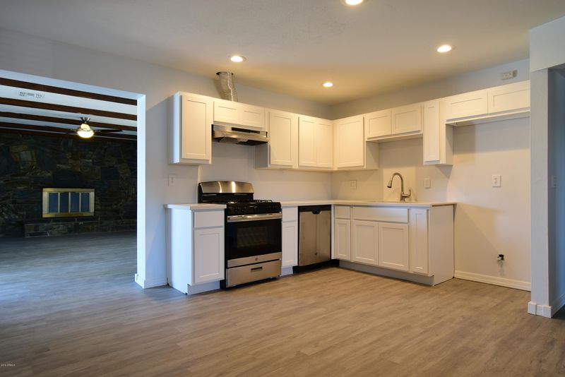 2918 W Windrose Dr, Phoenix, AZ 85029
