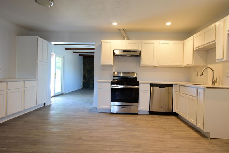 2918 W Windrose Dr, Phoenix, AZ 85029