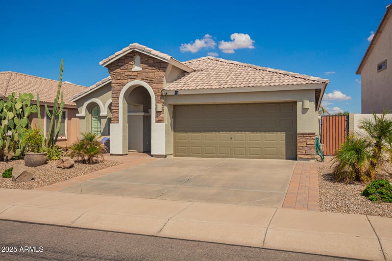 29181 Yellow Bee Dr, San Tan Valley, AZ 85143