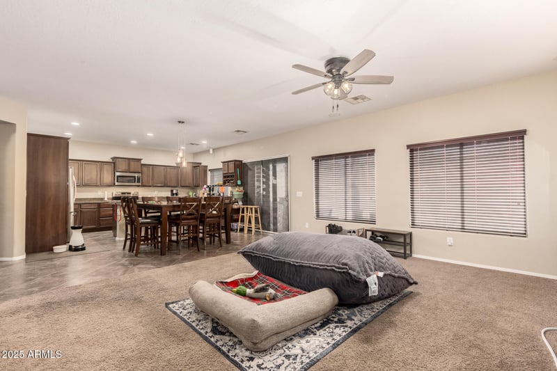 29203 23rd Dr, Phoenix, AZ 85085