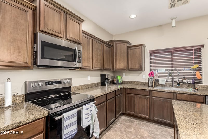 29203 23rd Dr, Phoenix, AZ 85085