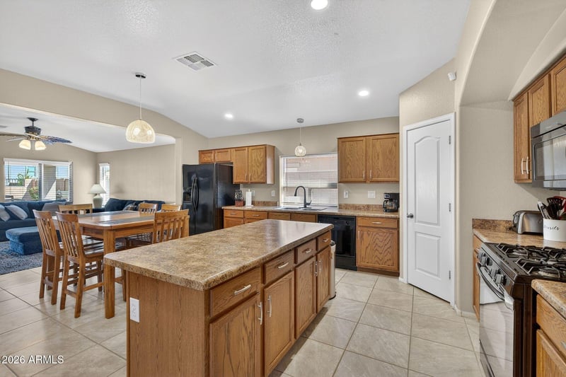 29207 Mountain View Rd, San Tan Valley, AZ 85143