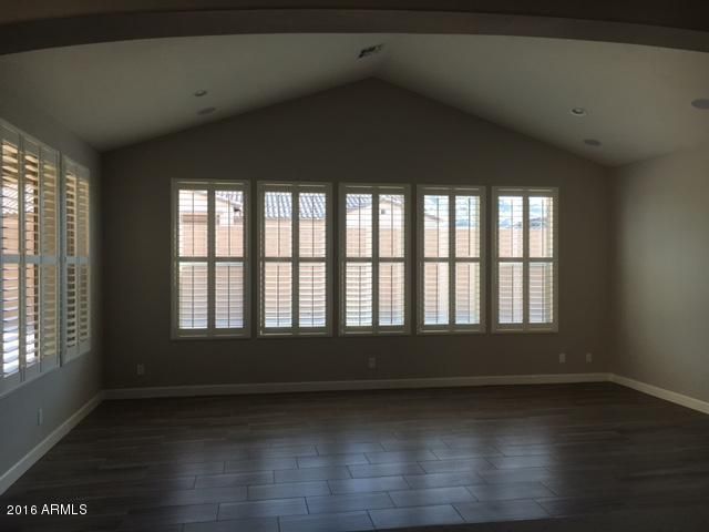 2921 E Branham Ln, Phoenix, AZ 85042