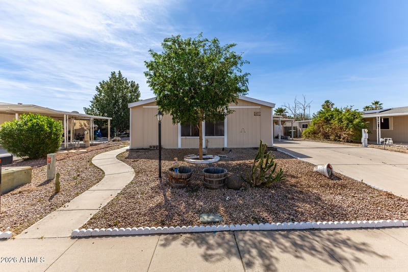 2921 E Oraibi Dr, Phoenix, AZ 85050